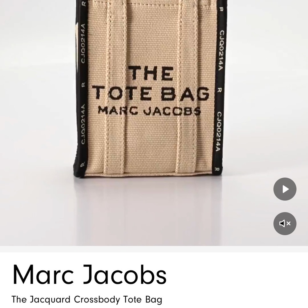 Marc Jacobs Beige Jacquard Crossbody Tote Bag “NEW”
In original packaging ‼️ - Picture 7 of 16